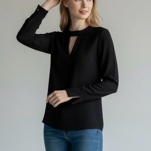 ALEXIS
Long Sleeve Keyhole Blouse sz M
